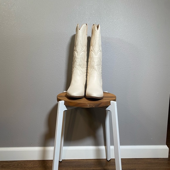 White Cowboy Boots - Picture 5 of 8